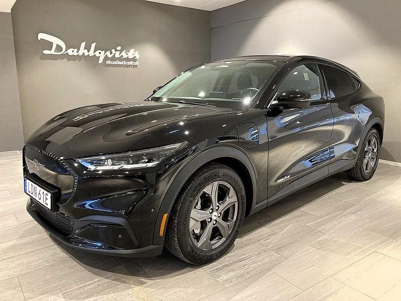 Begagnad Ford Mustang Mach-E Standard Range 221 kW (301 HK) 2022 Svart SUV