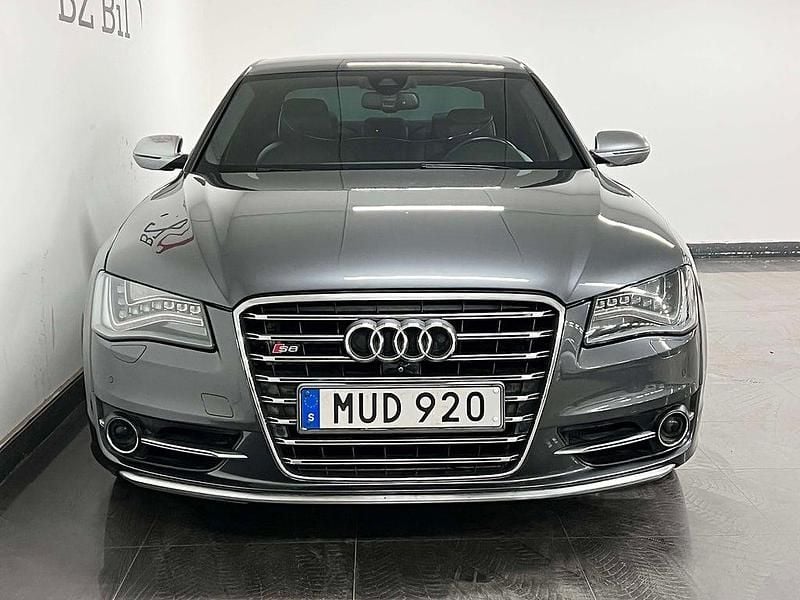Begagnad Audi S8 520 HK (382 kW) 2012 Grå Sedan