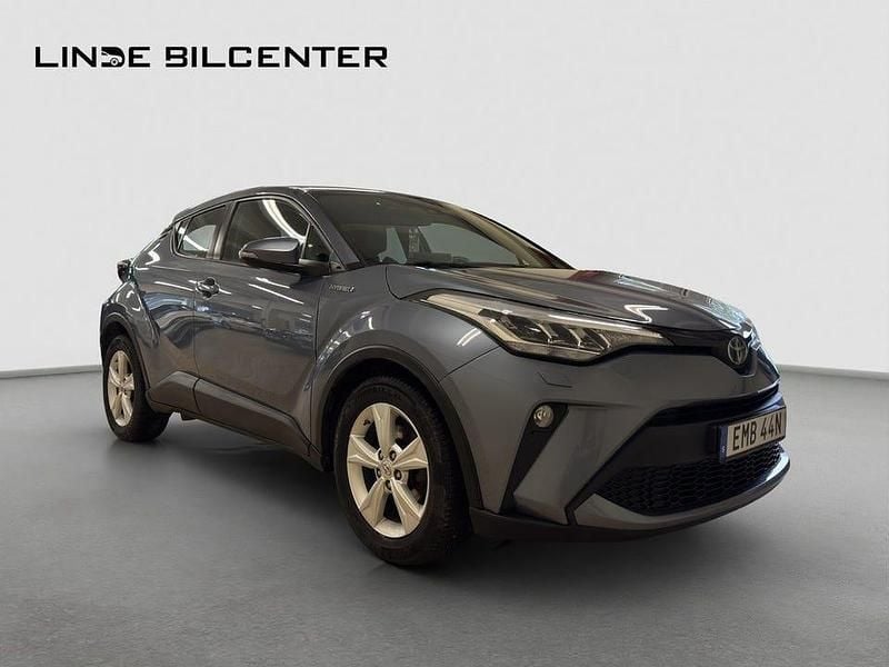 Begagnad Toyota C-HR Active 122 HK (89 kW) 2019 Grå SUV