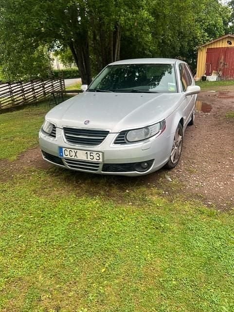Grå Begagnad 2006 Saab 9-5 Vector Kombi | 40 000 kr (Dyr) - Bild 1/4