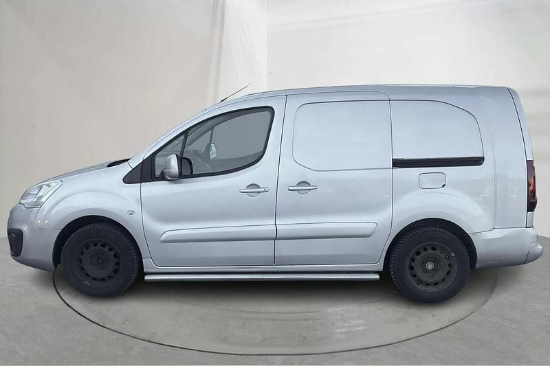 Begagnad Citroën Berlingo 100 HK (73 kW) 2016 Silver Minibuss