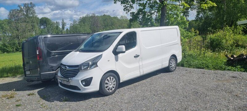 Vit Begagnad 2017 Opel Vivaro Van | 100 000 kr (Marknadspris) - Bild 1/1