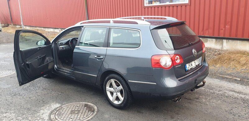 Grå Begagnad 2009 VW Passat Sportline Kombi | 27 900 kr (Marknadspris) - Bild 1/4