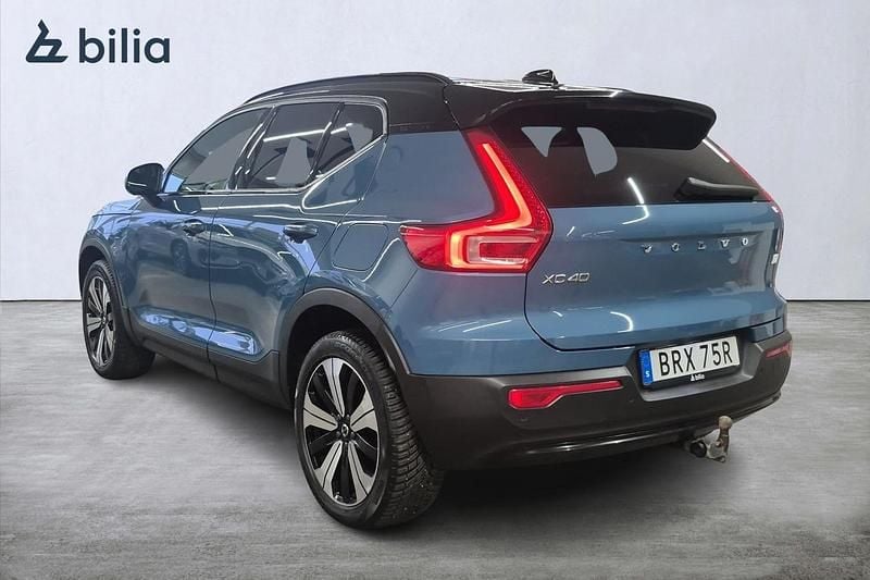 Begagnad Volvo XC40 Single Motor 175 kW (238 HK) 2022 Blå SUV