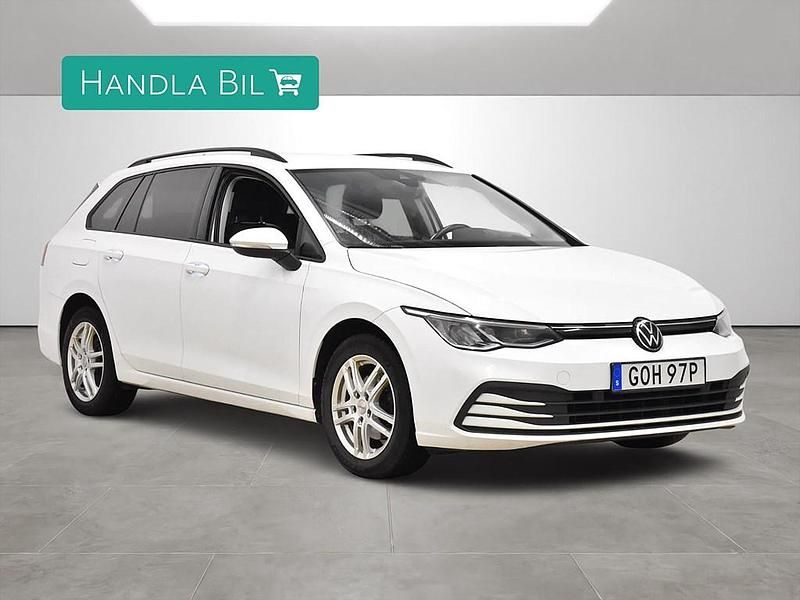 Begagnad VW Golf VIII 131 HK (96 kW) 2022 Vit Kombi