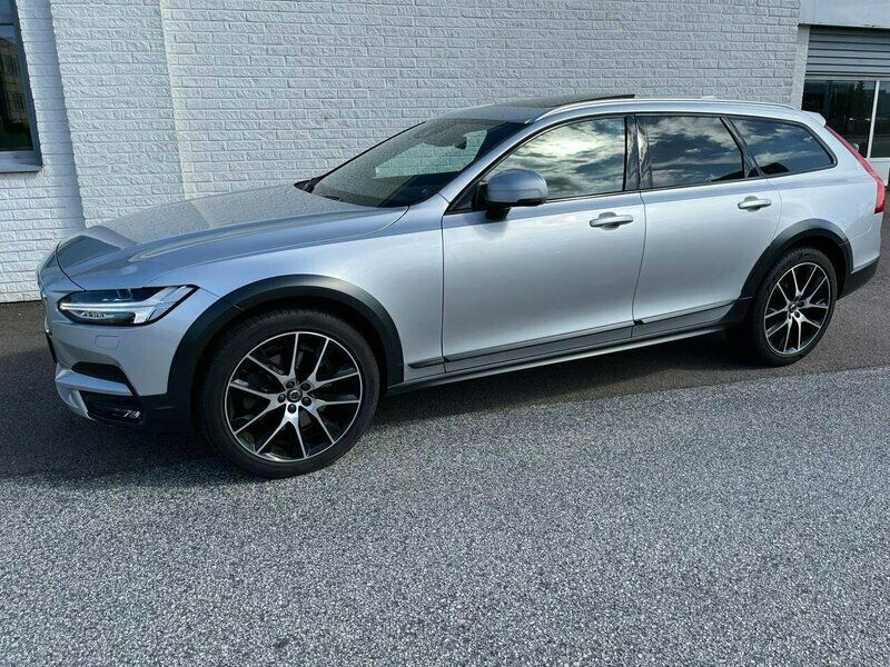 Begagnad 2018 Volvo V90 CC Kombi | 239 900 kr (Marknadspris) - Bild 1/4