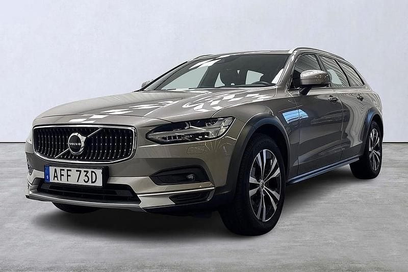 Grå Begagnad 2021 Volvo V90 CC SE Kombi | 359 900 kr (Marknadspris) - Bild 1/4