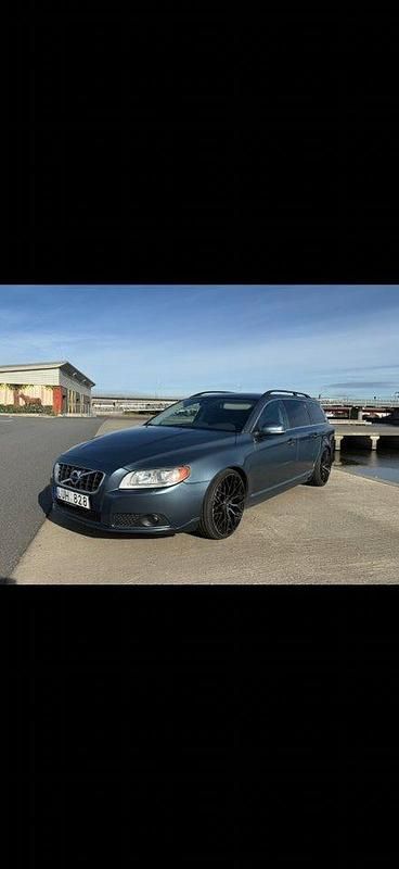 Begagnad Volvo V70 Momentum 215 HK (158 kW) 2012 Blå metallic Kombi