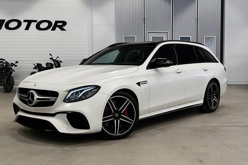 Vit Begagnad 2018 Mercedes E63S AMG AMG Kombi | 699 900 kr (Marknadspris) - Bild 1/4