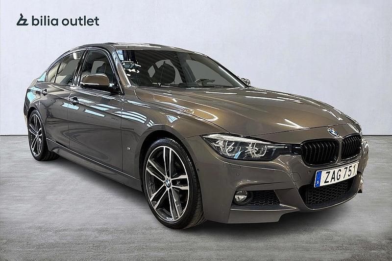 Begagnad BMW 330e M Sport 184 HK (135 kW) 2017 Ljusbrun Sedan