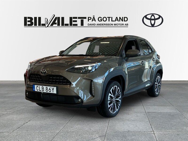 Grön Ny 2025 Toyota Yaris Cross SUV | 400 900 kr (Dyr) - Bild 1/4