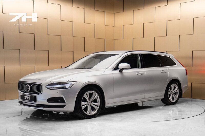 Silver Begagnad 2021 Volvo V90 Momentum Kombi | 299 000 kr (Marknadspris) - Bild 1/4