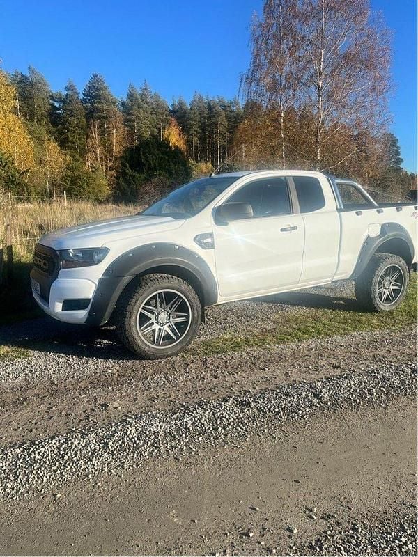 Vit Begagnad 2016 Ford Ranger Pickup | 177 000 kr (Marknadspris) - Bild 1/4
