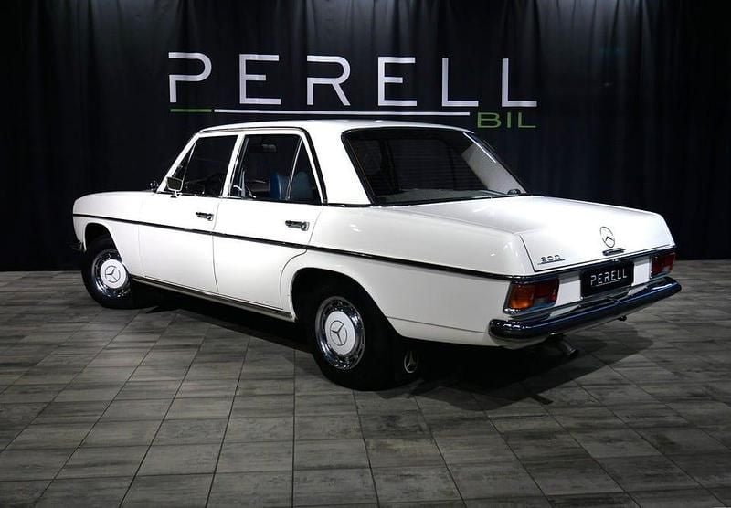 Begagnad Mercedes W115 95 HK (69 kW) 1973 Vit Sedan