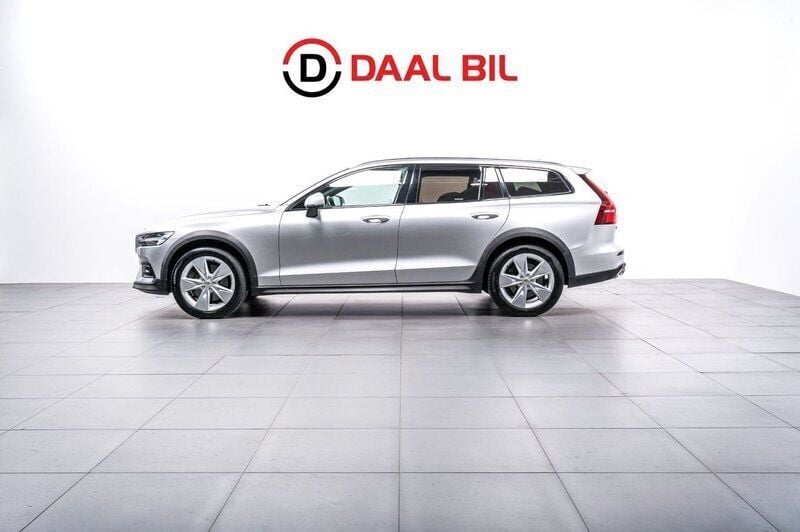 Silver Begagnad 2019 Volvo V60 CC Momentum Kombi | 319 700 kr (Dyr) - Bild 1/4