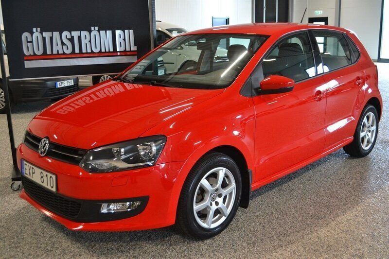 Röd Begagnad 2010 VW Polo Halvkombi | 73 000 kr (Marknadspris) - Bild 1/4