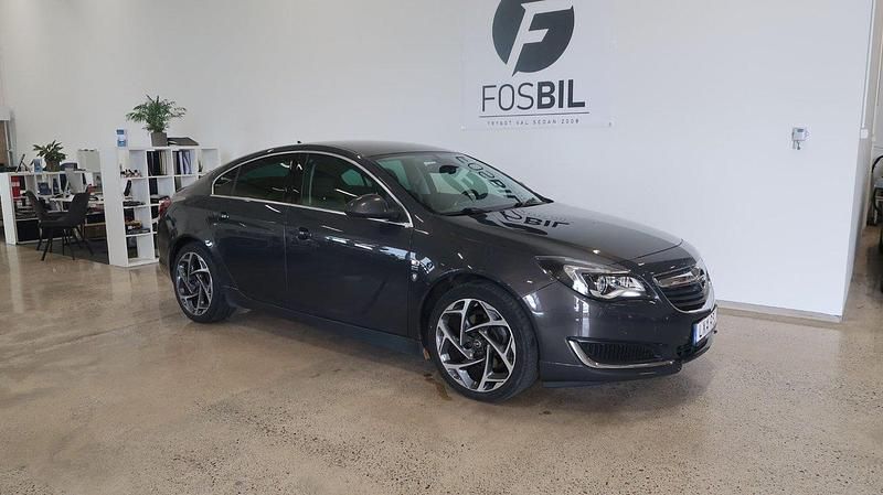 Grå Begagnad 2015 Opel Insignia Business Halvkombi | 129 900 kr (Lite dyr) - Bild 1/3