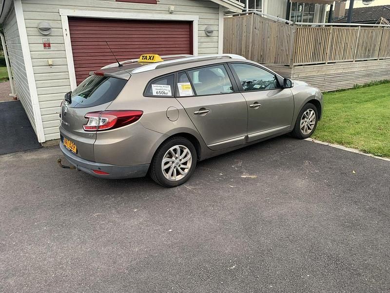 Brun Begagnad 2013 Renault Mégane GrandTour Kombi | 69 000 kr (Dyr) - Bild 1/4