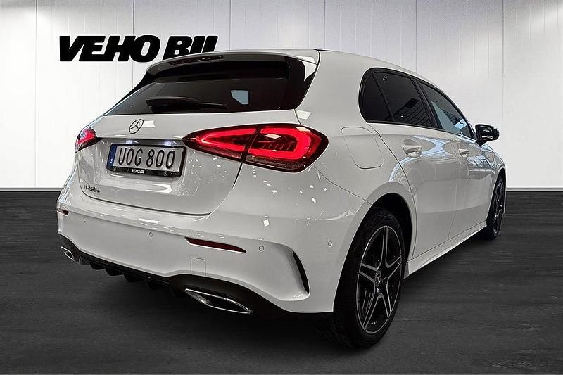 Begagnad Mercedes A250 AMG 160 HK (117 kW) 2022 Vit Halvkombi