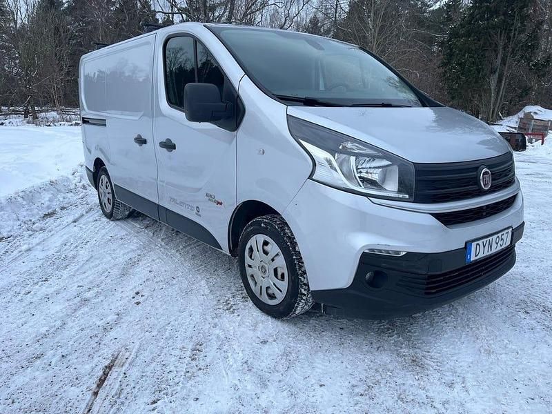 Begagnad Fiat Talento 120 HK (88 kW) 2016 Grå Minibuss