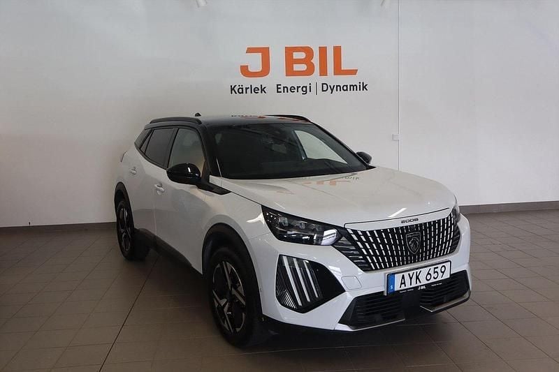 Vit Begagnad 2024 Peugeot 2008 GTi SUV | 264 900 kr (Marknadspris) - Bild 1/4