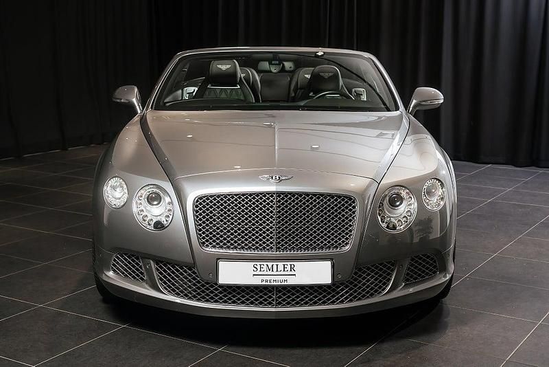 Begagnad Bentley Continental GT Convertible 575 HK (422 kW) 2012 Grå Cab