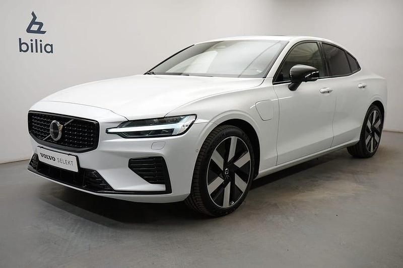 Vit Begagnad 2024 Volvo S60 Plus Sedan | 439 900 kr - Bild 1/3