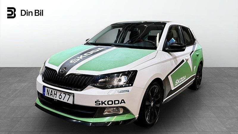 Vit Begagnad 2016 Skoda Fabia Comfort Halvkombi | 109 900 kr (Lite dyr) - Bild 1/4