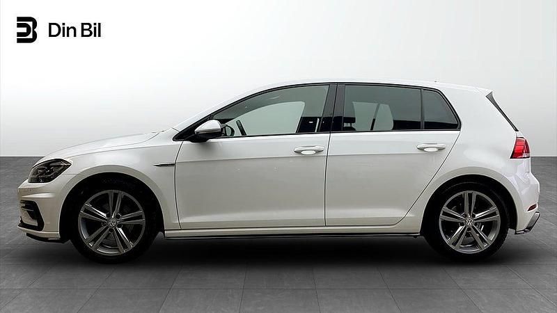 Begagnad VW Golf VII R-line 150 HK (110 kW) 2019 Pure white Halvkombi