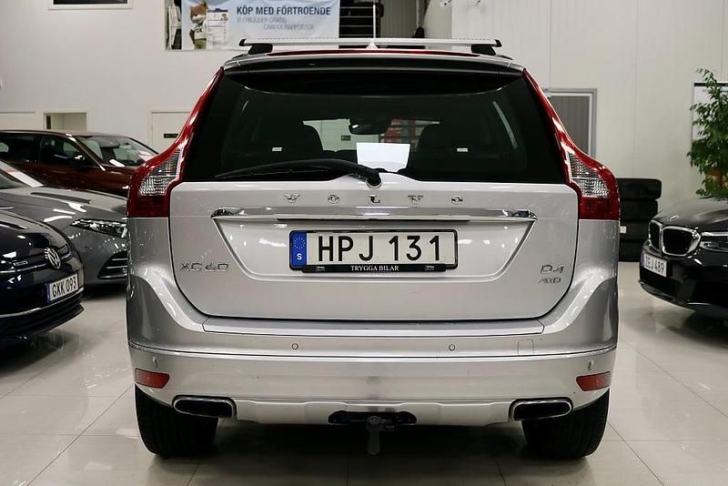Begagnad Volvo XC60 Summum 181 HK (133 kW) 2014 Silver SUV