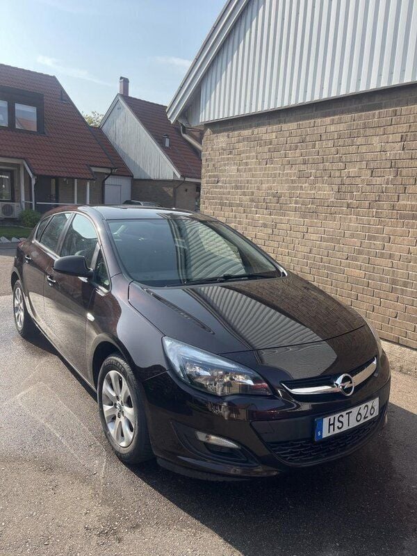 Brun Begagnad 2015 Opel Astra drive Halvkombi | 77 000 kr (Bra pris) - Bild 1/4