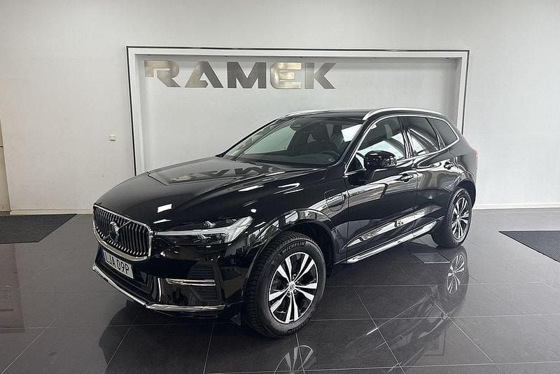 Svart Begagnad 2022 Volvo XC60 Momentum SUV | 439 000 kr (Bra pris) - Bild 1/4