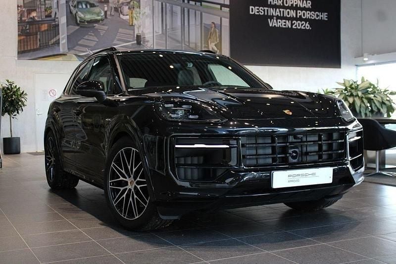 Svart Begagnad 2024 Porsche Cayenne SUV | 1 275 000 kr (Lite dyr) - Bild 1/4
