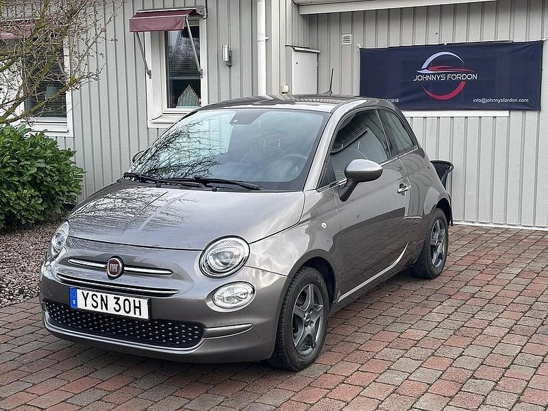 Grå Begagnad 2019 Fiat 500 Lounge Halvkombi | 94 900 kr (Marknadspris) - Bild 1/4