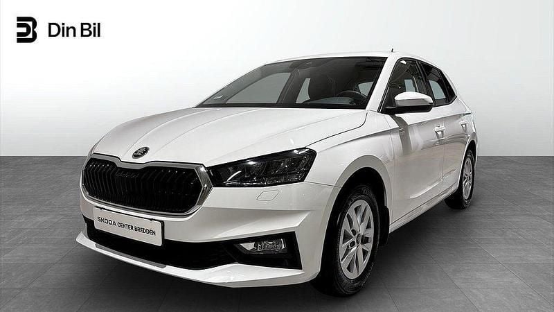 Vit (candy white) Ny 2025 Skoda Fabia Selection Halvkombi | 262 400 kr (Marknadspris) - Bild 1/4