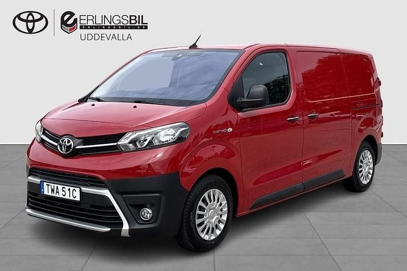 Röd Begagnad 2023 Toyota Proace Van | 369 000 kr (Bra pris) - Bild 1/4