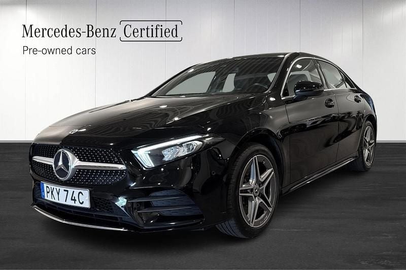 Svart (black) Begagnad 2022 Mercedes A250 AMG Sedan | 299 900 kr (Bra pris) - Bild 1/4