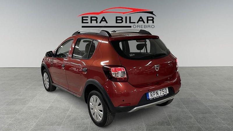 Begagnad Dacia Sandero Stepway 90 HK (66 kW) 2015 Röd Halvkombi