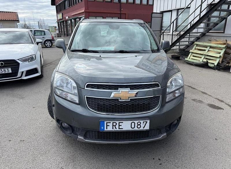 Grå Begagnad 2012 Chevrolet Orlando Minibuss | 45 000 kr (Bra pris) - Bild 1/4