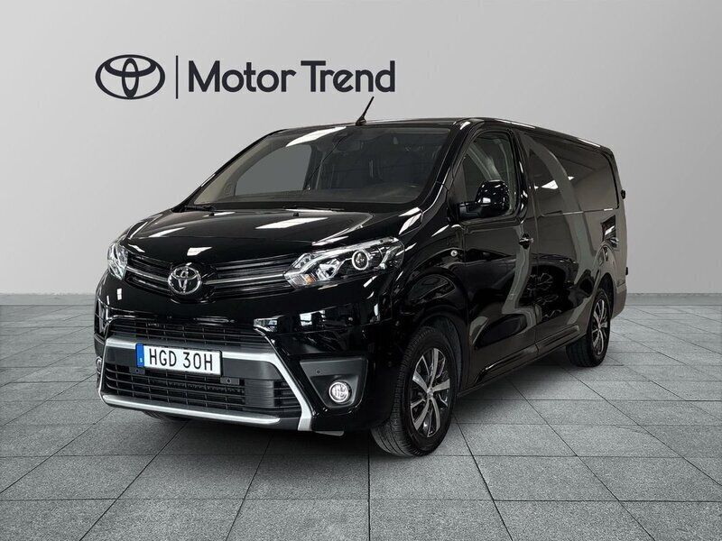Svart Begagnad 2023 Toyota Proace Van | 404 900 kr (Dyr) - Bild 1/4