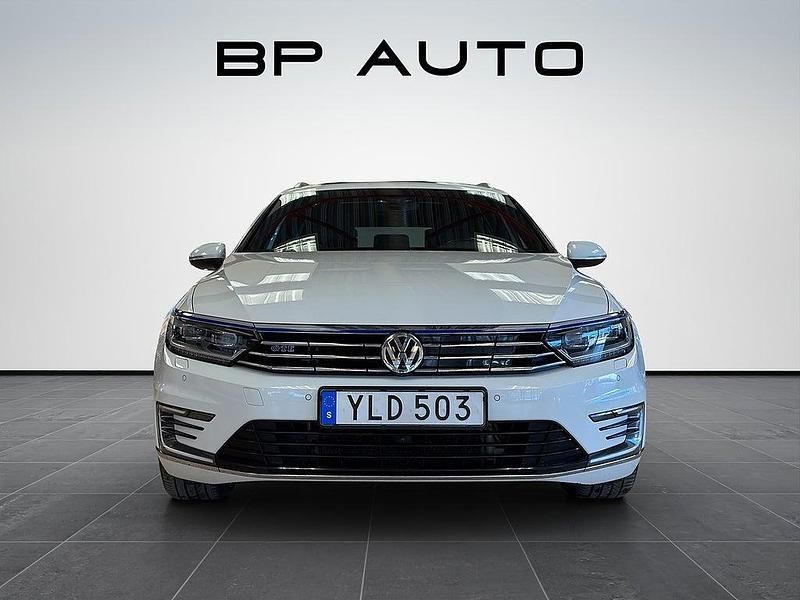 Begagnad VW Passat GTE 218 HK (160 kW) 2017 Vit Kombi