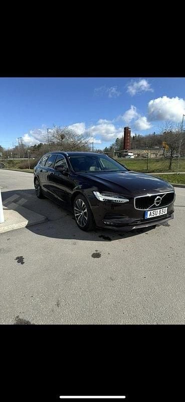Brun Begagnad 2020 Volvo V90 Momentum Kombi | 229 000 kr (Bra pris) - Bild 1/4