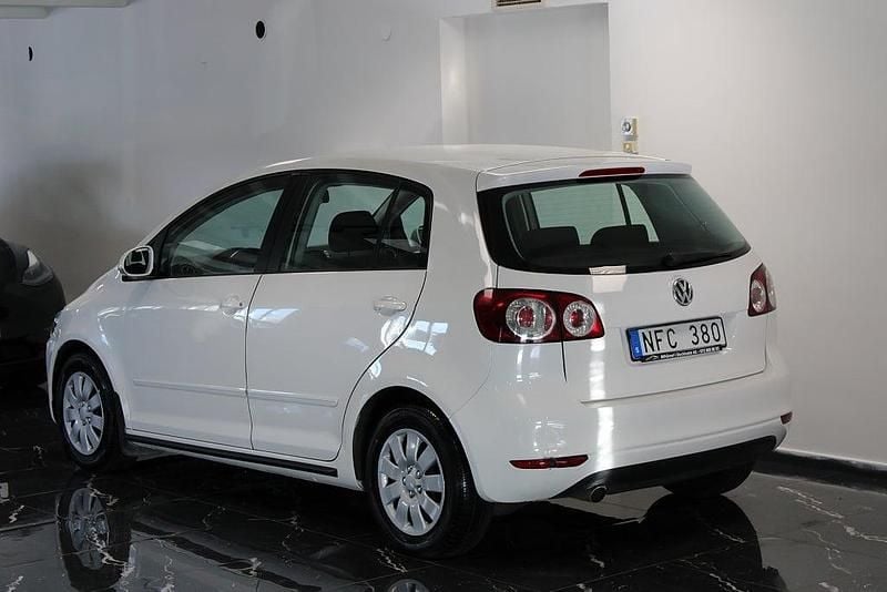 Begagnad VW Golf VII 105 HK (77 kW) 2012 Vit Halvkombi