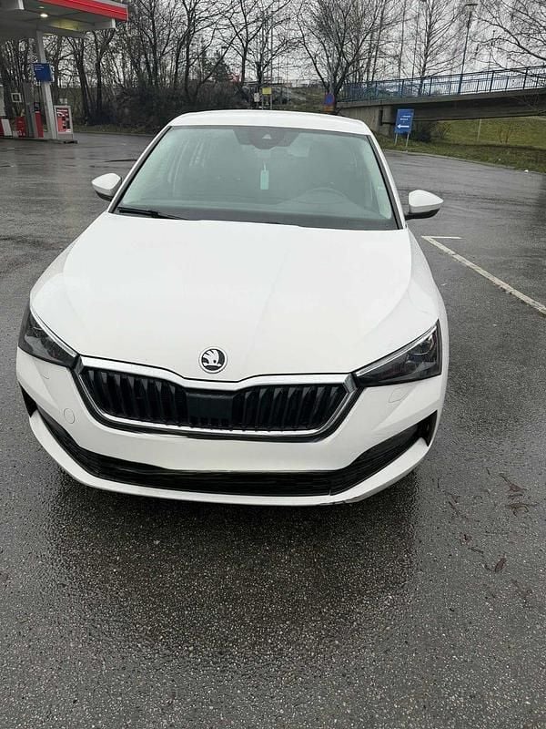 Begagnad 2020 Skoda Scala Halvkombi | 145 000 kr (Superpris) - Bild 1/4