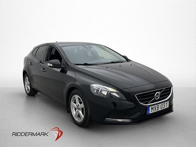 Begagnad Volvo V40 122 HK (89 kW) 2016 Svart Halvkombi