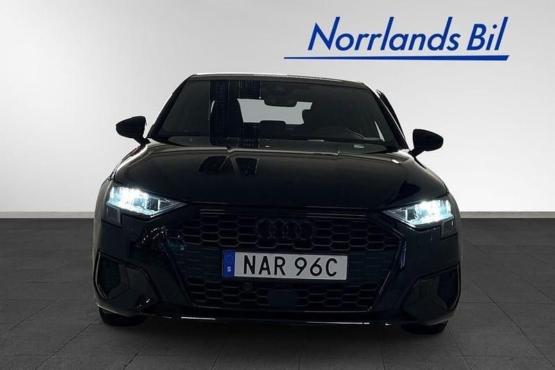Begagnad Audi A3 Advanced Plus 150 HK (110 kW) 2024 Brilliantsvart Sedan