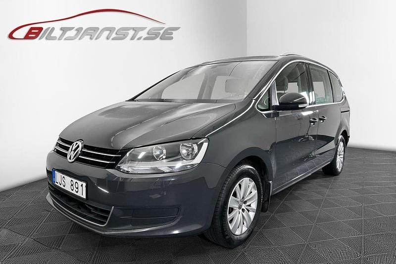 Grå Begagnad 2012 VW Sharan Minibuss | 89 900 kr (Marknadspris) - Bild 1/4