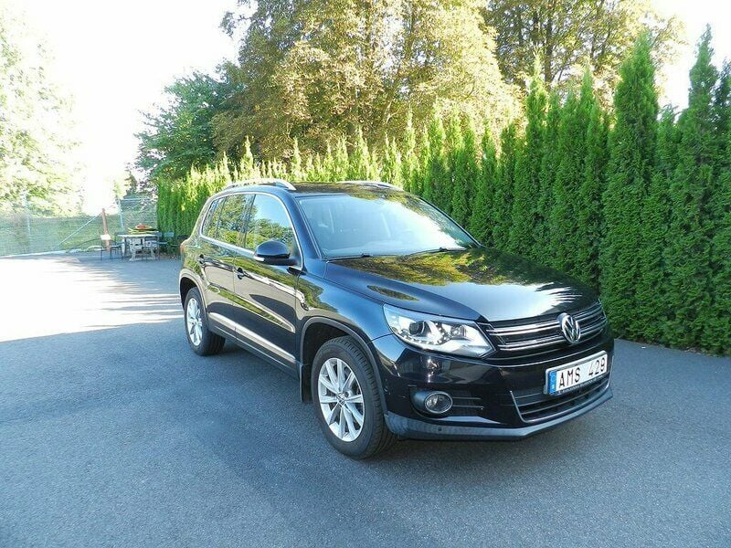 Begagnad VW Tiguan 180 HK (132 kW) 2012 Svart SUV