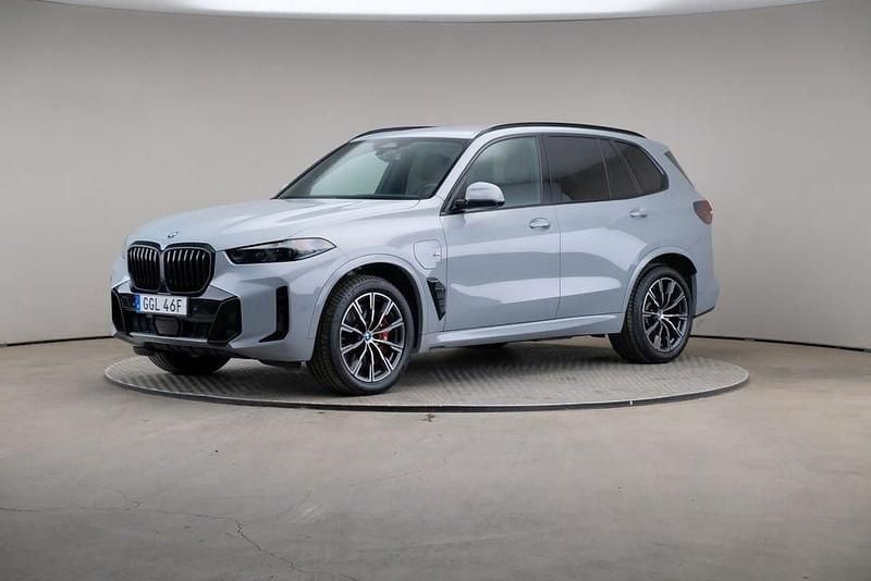 M brooklyn grey metallic (grå metallisk) Begagnad 2024 BMW X5 Comfort Edition SUV | 859 000 kr - Bild 1/4