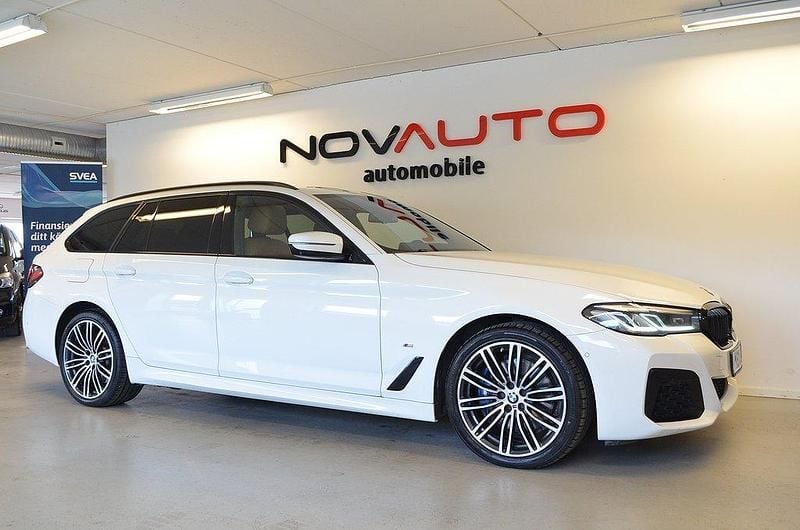 Alpinvit Begagnad 2020 BMW 530e M Sport Kombi | 349 000 kr (Dyr) - Bild 1/4